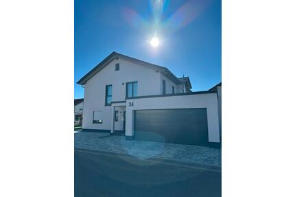 ✨ Neuwertiges Familienhaus mit PV und Wintergarten ✨ - Trossingen