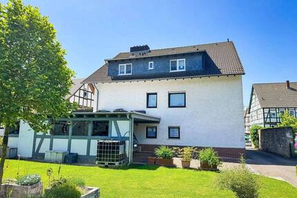 Mehrfamilienhaus mit möglichem Bauplatz im Herzen von Kaufungen - zur Eigennutzung verfügbar