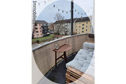 Gepflegte Altbauwohnung in Biebrich! Balkon und TGL-Bad! Für den Single oder das Pärchen! - Wiesbaden