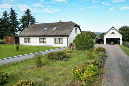 Haus zum Kaufen in Woldegk 240.000,00 € 177.23 m²