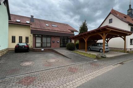 Wohn- und Geschäftshaus mit Garten Stellplätzen und Carport - Floh-Seligenthal