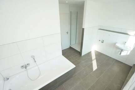 Wohnung zum Mieten in Chemnitz 294,88 € 45.02 m²