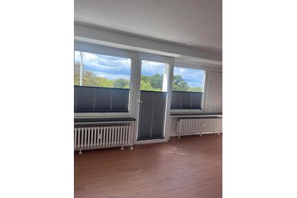 1 Zimmerwohnung mit Aufzug, Balkon, Stellplätzen in Top Lage - Laatzen