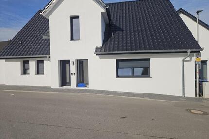 Kernsanierte 3-ZKB Whg. in Holzhausen (Doppelhaushälfte) - Porta Westfalica