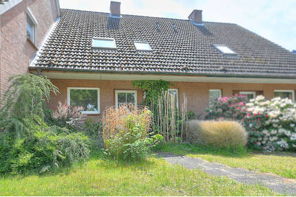 HL-Wesloe. Reihenhaus Bj. 1993, ca. 120m², 4 Zimmer, Vollkeller und Ausbaureserve, PKW Stellplatz - Lübeck / Schlutup