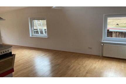 Schöne 3 Zi Wohnung Weitramsdorf OT zu vermieten