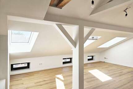 Wohnung zum Mieten in Halle 782,00 € 52.12 m²
