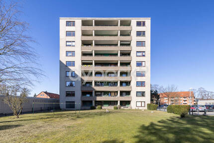 Modernisierte 2-Zimmer-Erdgeschoss-Wohnung inkl. Tiefgaragenstellplatz. - Lüneburg Kreideberg