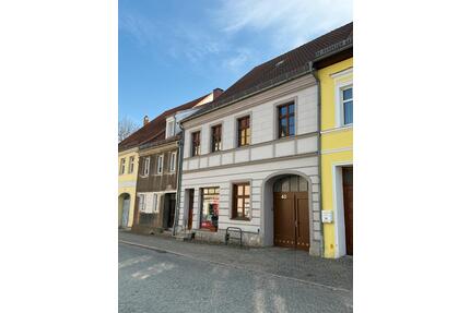 Charmante neu renovierte 2-Zimmer-Wohnung im Herzen von Luckau