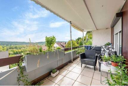 WOW! Helle 4-Zi.-Wohnung mit Südbalkon, 12km Weitblick & Einzelgarage in Toplage - OHNE MAKLER - Esslingen Stadtmitte