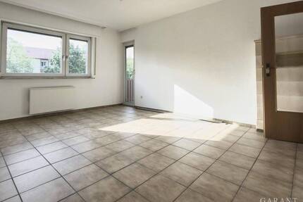 *** Einziehen & Wohlfühlen: frisch sanierte Dreizimmerwohnung mit zwei Balkonen und Kachelofen *** - Mannheim Käfertal