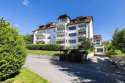 In Allensbach 4-Zimmer-Wohnung mit Balkon und Tiefgarage - nur wenige Minuten zum See!
