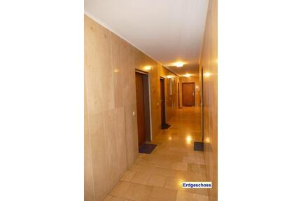 Familienfreundliche 4-Zimmer- Wohnung in Liederbach - Liederbach am Taunus