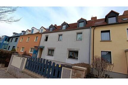 Kuschelige Dachgeschoßwohnung mit großem Gartenanteil - Naumburg