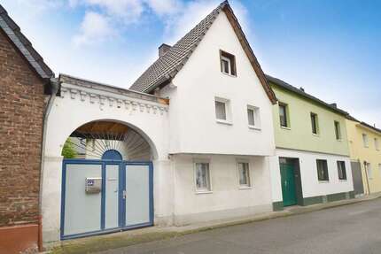 Haus zum Kaufen in Köln Zündorf 199.000,00 € 110 m² - Köln / Zündorf