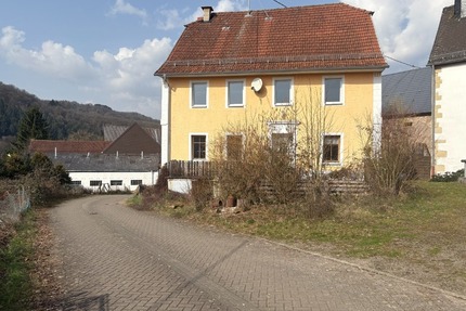 Charmantes, denkmalgeschütztes Einfamilienhaus mit Privatsphäre und Naturanschluss - Niederalben