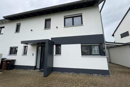 Top ausgestattetes, Einfamilienhaus mit Terrasse u. Carport in Randlage - Crailsheim Weidenhausen