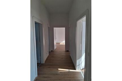 Neu renovierte 3Zimmer,küche,bad Wohnung in Bärweiler - Kirn