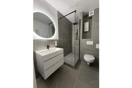 Sanierte 2-Zimmer-Wohnung mit Stellplatz in zentraler, aber ruhiger Lage-nahe AKN Eidelstedt Zentrum - Hamburg