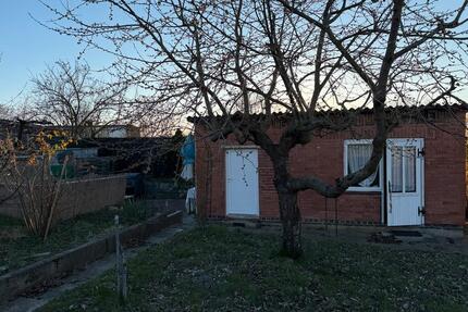 Gartenlaube in Neubrandenburg - 2.400,00&nbsp;EUR Kaltmiete, ca.&nbsp; 0,00&nbsp;m&sup2; in Neubrandenburg (PLZ: 17033)