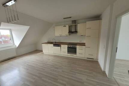 Gemütliche DG-Wohnung mit EBK - 695,00&nbsp;EUR Kaltmiete, ca.&nbsp; 51,70&nbsp;m&sup2;&nbsp;Wohnfl&auml;che in Forstern (PLZ: 85659)