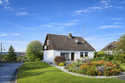 Freistehendes Einfamilienhaus mit großzügigem Grundstück zu verkaufen - Bidingen Bernbach