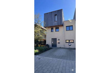 Modernes und energieeffizientes Stadthaus im Wohnpark Ebenberg mit Dachterrasse & Garten - Landau in der Pfalz