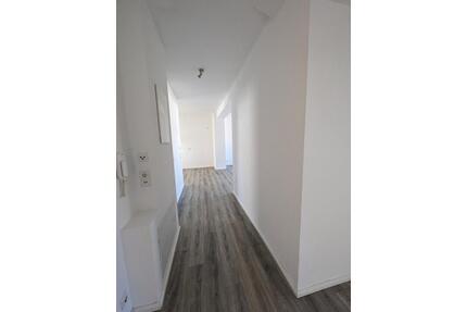 +++TRAUMHAFTE 5-R. WHG.+GR. BALKON+FUßBODENHEIZ.+LAMINAT+TOP SANIERT!!!+++ - Delitzsch