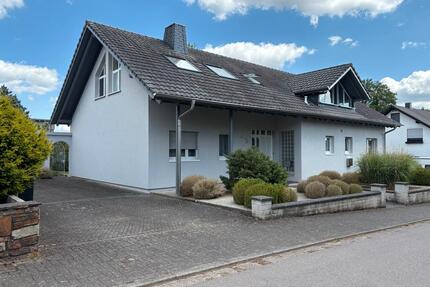 Charmante Dachgeschosswohnung in idyllischer Lage - Mandelbachtal
