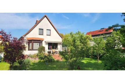 Gemütliches EFH in Loitz mit ca. 118 m² Wfl. & ca. 62 m² Nfl. auf 697 m² großem Grundstück!