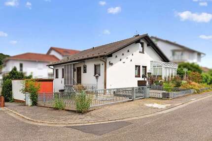 Haus zum Kaufen in Bad Bergzabern 399.000,00 € 180 m²
