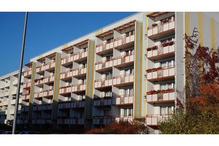 Renovierte 3-Raum-Wohnung mit Balkon - Stavenhagen