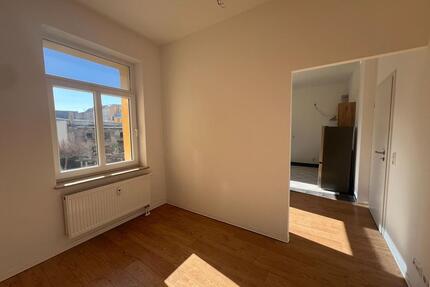 *1.Monat. Kaltmietfrei* SENIORENWOHNUNG - barrierefrei und altersgerecht** Mit Einbauküche**1-Raum-Wohnung mit Balkon - Delitzsch