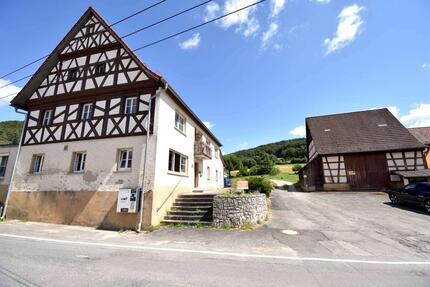 Haus, Garten, Doppelgarage & Scheune auf 1680 qm 96110 Schesslitz - Scheßlitz
