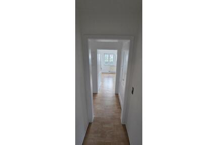 Helle frisch renovierte 2 Zimmerwohnung mit Gartenmitbenutzung - Gaildorf