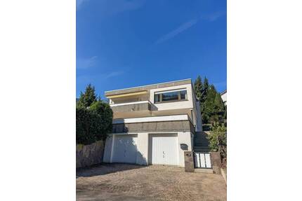 Einfamilienhaus mit Blick ins Grüne und viel Wohnraum - Pforzheim Dillweißenstein