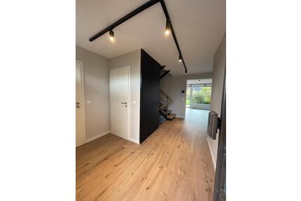 Modernes Reihenmittelhaus in zentraler Lage (Coburg - Heimatring)