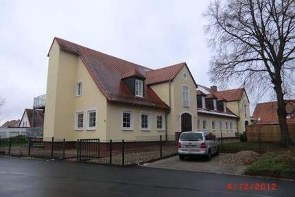 Neustadt, schöne 3 Zi. Wohnung, Garten u. Garage