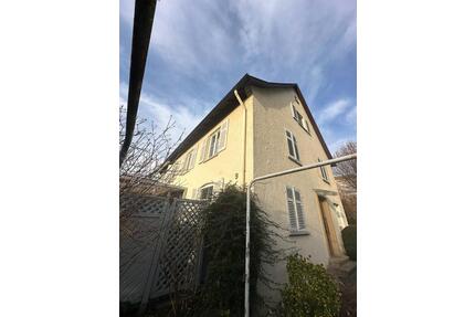 Helle 4-Zimmer DG-Wohnung in Nürtingen