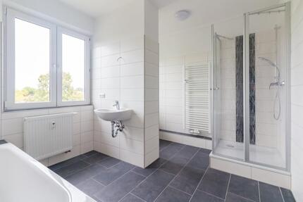 Große zusammengelegte Wohnung mit ca. 120 m² - Hoyerswerda