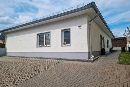 Modernes vermietetes Doppelhaus - Hohe Börde