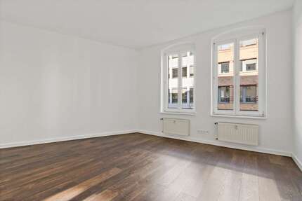 Wohnung zum Mieten in Halle 1.340,00 € 158 m²
