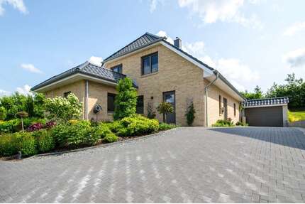 Haus zum Kaufen in Breiholz Lohklint 775.000,00 € 212 m² - Breiholz / Lohklint