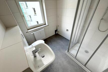 Hilbersdorf * frisch renoviert * 2 Zimmer mit Tageslichtbad * frei - Chemnitz Ebersdorf