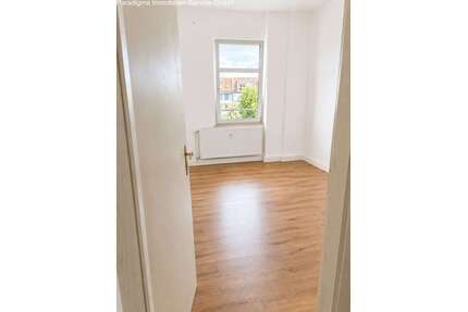 Wohnung zum Mieten in Dessau-Roßlau 400,00 € 66.4 m²