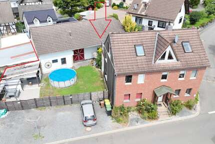 Haus zum Kaufen in Ruppichteroth 360.000,00 € 222 m²