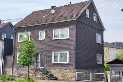 Immobilie Haus mit zwei separaten Wohneinheiten und großen Garten - Bergneustadt