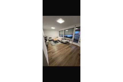 Kernsaniert & Modern: Stilvolle 2 Zimmer-Terrassenwohnung - Stuttgart Luginsland
