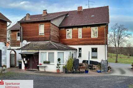 Haus zum Kaufen in Bovenden 210.000,00 € 322 m²