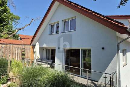 Haus zum Kaufen in Konstanz 1.680.000,00 € 220 m²